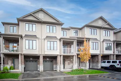 Condo Townhouse in Hamilton