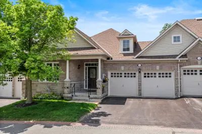 Att/Row/Townhouse in Port Hope
