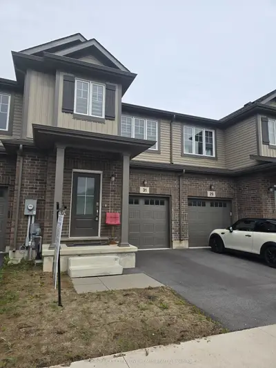 31 Saffron Way, Pelham, On L3b 5n5