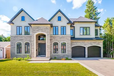 11 Oakley Court, Hamilton, On L9g 1t6
