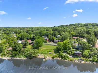 Detached in Orleans - Cumberland and Area