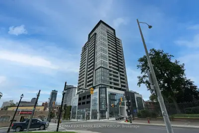 Condo Apartment in Hamilton