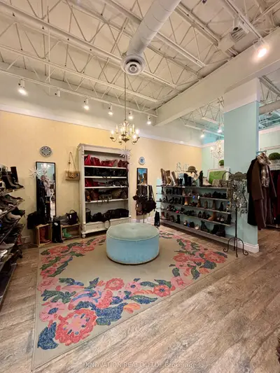 2039 Robertson Road 9, Bells Corners And South To Fallowfield, On K2h 8r2
