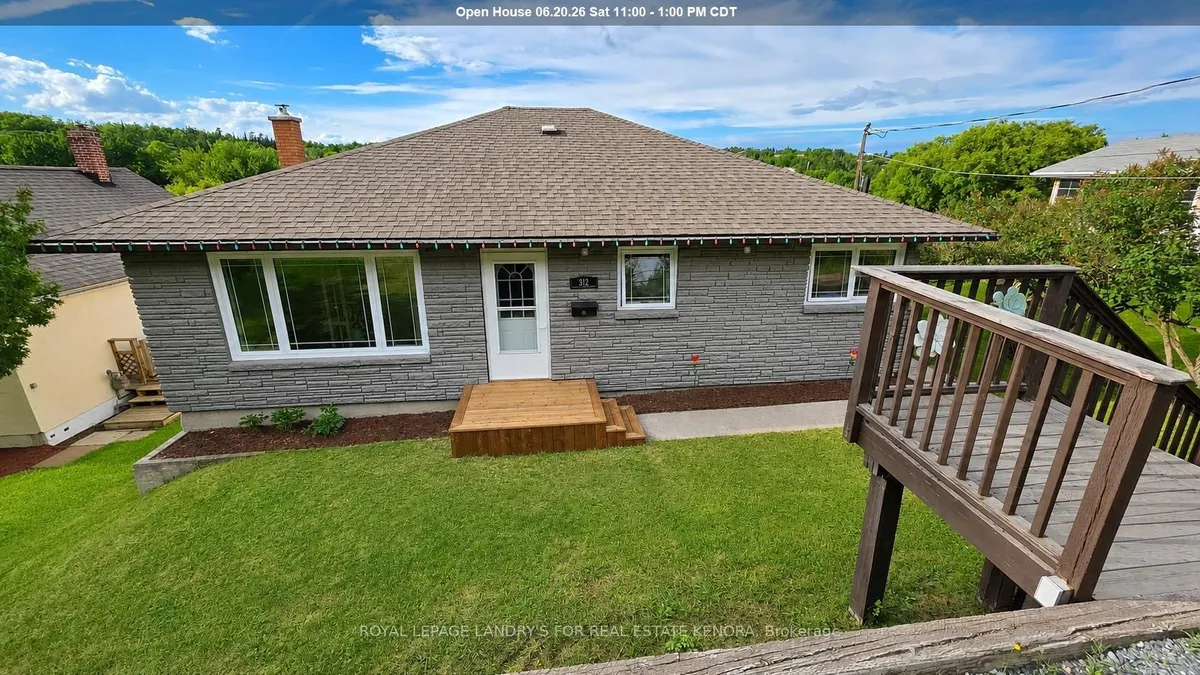Detached in Kenora