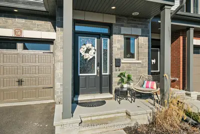Att/Row/Townhouse in Blossom Park - Airport and Area