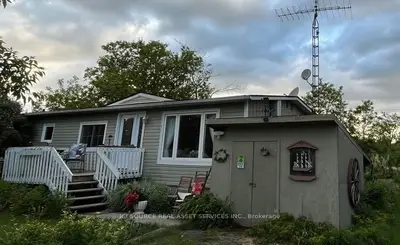 10 Lakeside Drive, Prince Edward County, On K0k 1t0