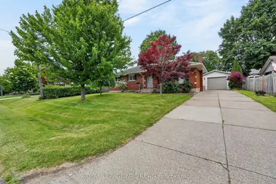 22 Mckenzie Street, St. Catharines, On L2m 2n1