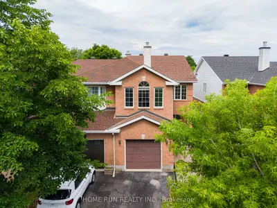 Att/Row/Townhouse in Kanata