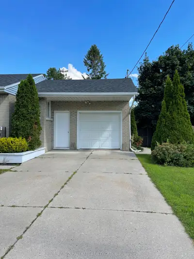 Detached in Brockville