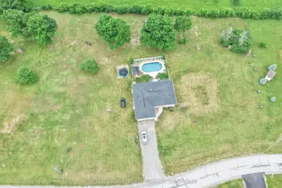 Detached in Montague