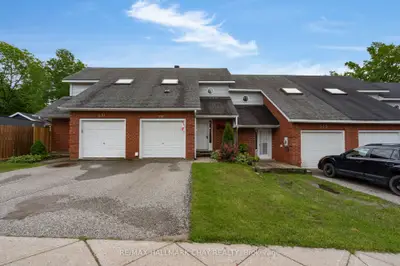 Att/Row/Townhouse in Gravenhurst