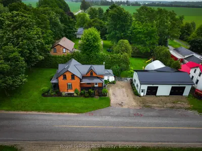 Detached in Huron East