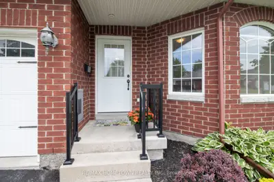 155 Steacy Gardens, Brockville, On K6v 0b5