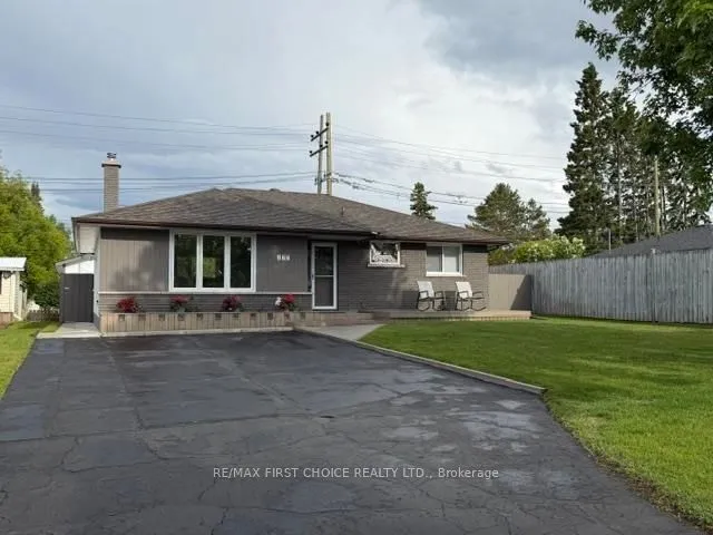 Detached in Thunder Bay