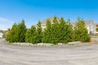 16 Butternut Lane, Prince Edward County, On K0k 1p0