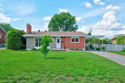 Detached in South of Baseline to Knoxdale