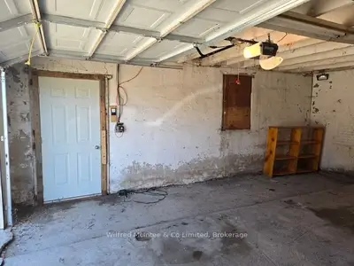 325 (garage) 10th Street, Hanover, On N4n 4p1