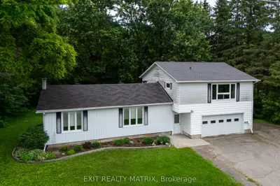Detached in Russell