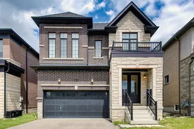 Detached in Woodstock
