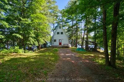 Detached in Frontenac