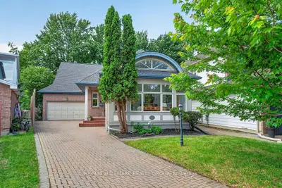 Detached in South of Baseline to Knoxdale