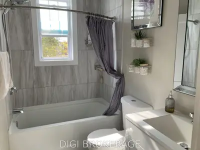 13 Acacia Avenue 11 #'s1-3; 13 #'s 1-3, New Edinburgh - Lindenlea, On K1m 0p3