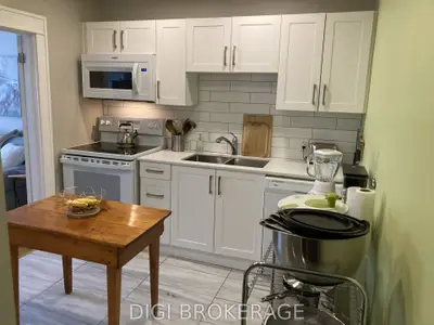 13 Acacia Avenue 11 #'s1-3; 13 #'s 1-3, New Edinburgh - Lindenlea, On K1m 0p3