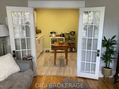13 Acacia Avenue 11 #'s1-3; 13 #'s 1-3, New Edinburgh - Lindenlea, On K1m 0p3