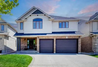 10 Deer Creek Street, Kitchener, On N2a 0e7