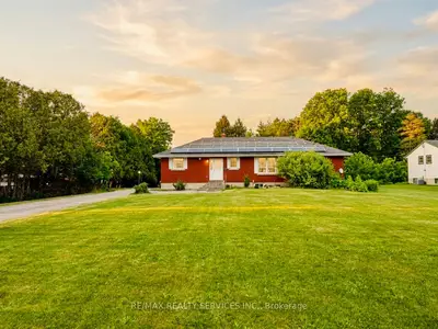 Detached in Woodstock