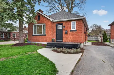 Detached in Kingston