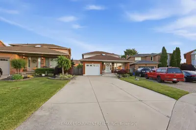 11 Gabriele Court, Hamilton, On L8g 5c4