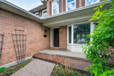 6 Shetland Way, Kanata, On K2m 1p5