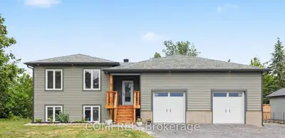 Duplex in North Dundas