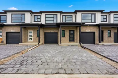 Condo Townhouse in London North