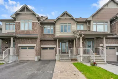 Att/Row/Townhouse in Barrhaven