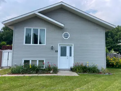 Detached in Laurentian Hills