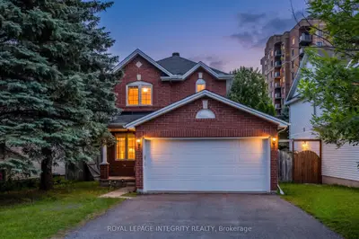 Detached in Carlington - Central Park