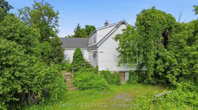 Detached in Belleville