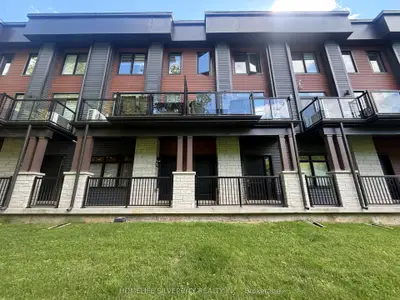 Condo Townhouse in Brant