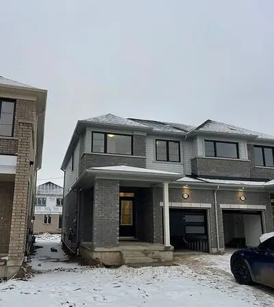 Semi-Detached in Centre Wellington