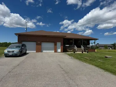 Detached in Niagara Falls