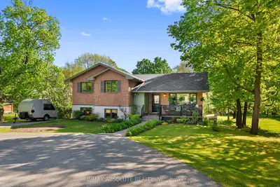 Detached in McNab/Braeside