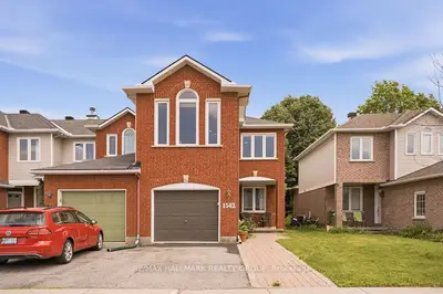 Att/Row/Townhouse in Cyrville - Carson Grove - Pineview