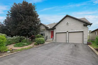 Detached in Mississippi Mills