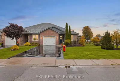 Semi-Detached in Minto