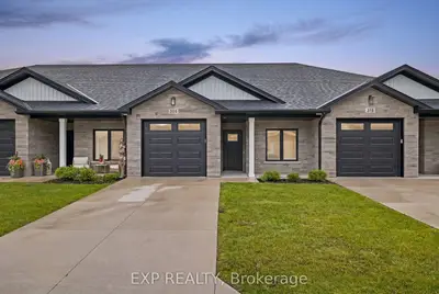 Att/Row/Townhouse in Minto