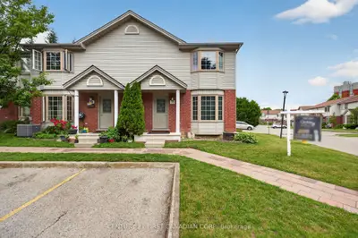 Condo Townhouse in London North