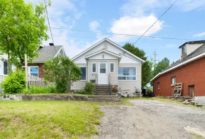 Detached in North Bay