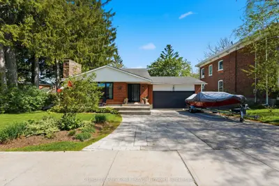 Detached in Prince Edward County